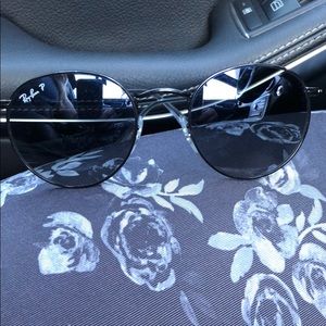 Round metal black polarized Ray Bans